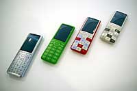 au design projectの第7弾モデル「INFOBAR 2」