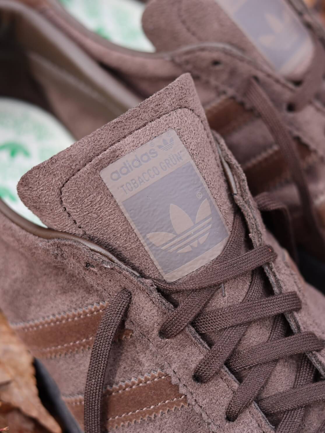 adidasのタバコ（TOBACCO GRUEN）のサイズ感・デザインを徹底レビュー