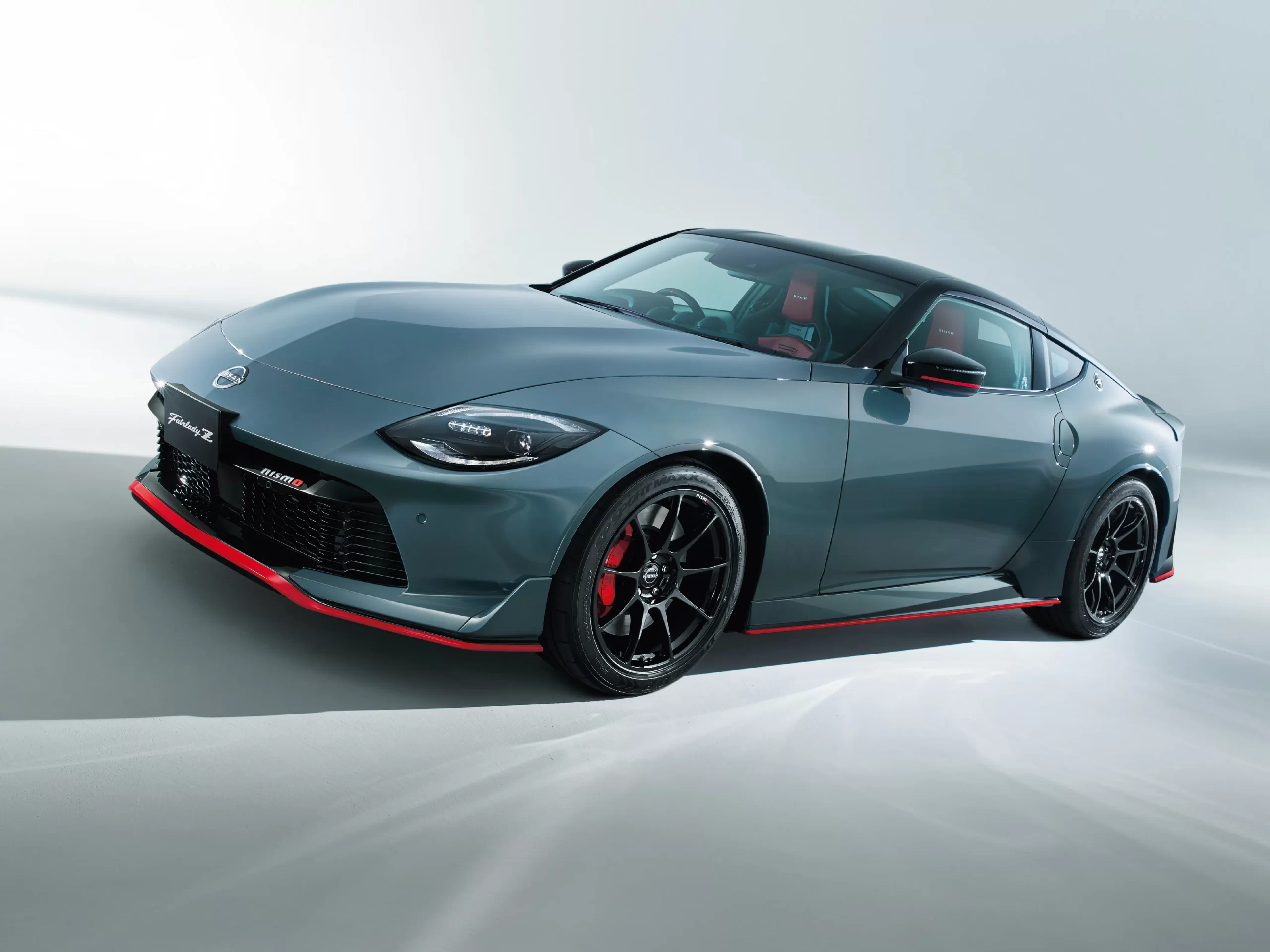 フェアレディZ NISMO ステルスグレー 8〜9月入庫予定 - KHAS