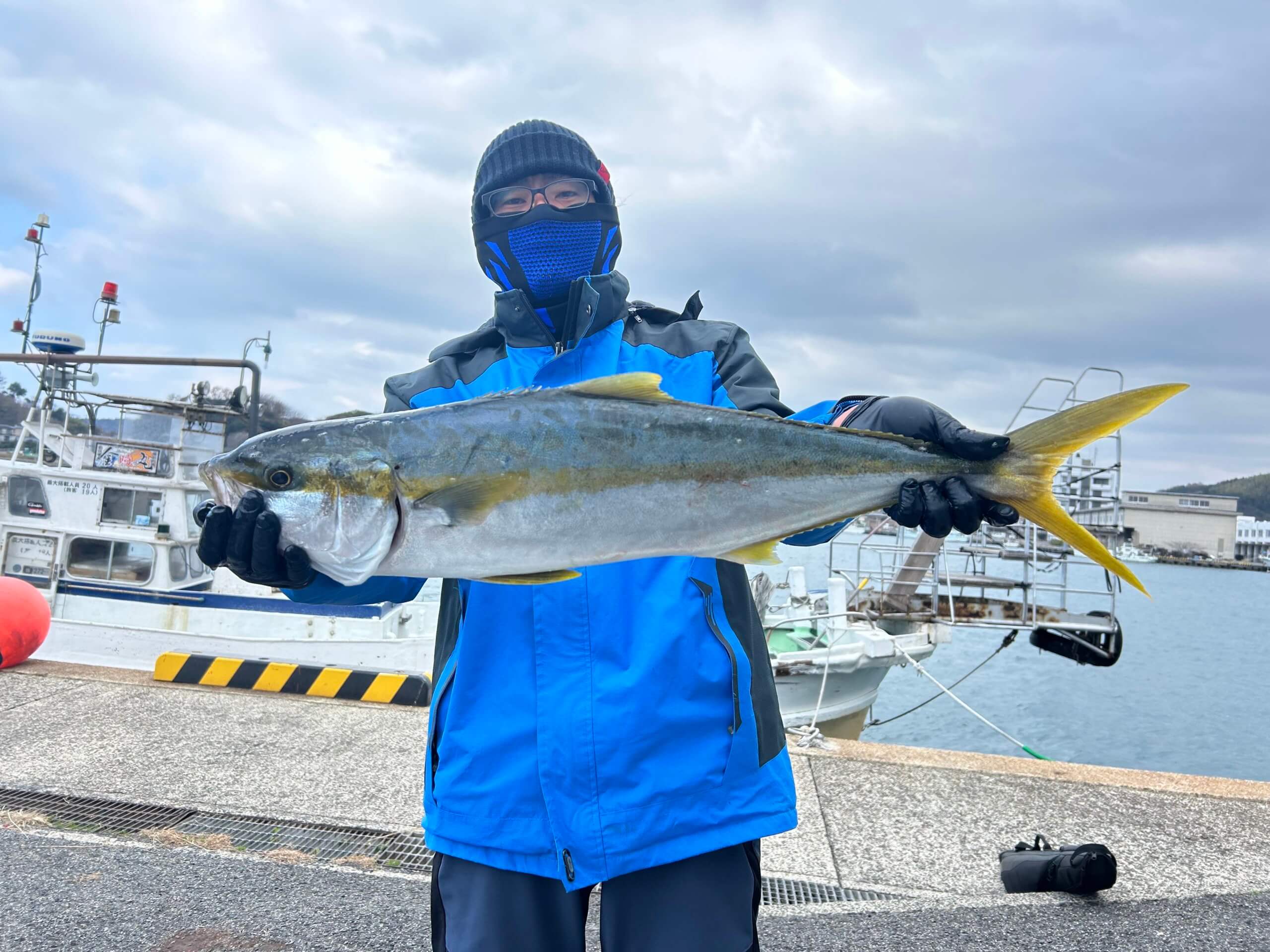 2025年12月16日(火)の波止 磯 釣果報告 | 山陰 島根県浜田市 浜田港