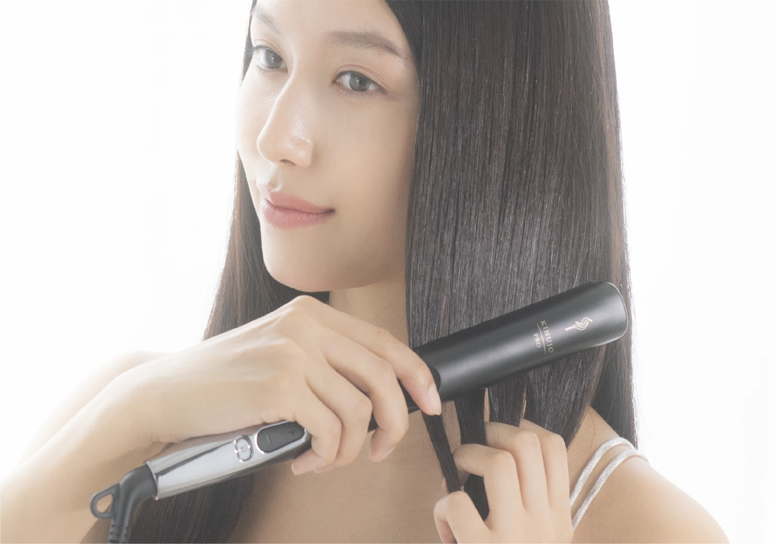 KINUJO Pro Straight Iron｜ヘアサロン向けプロ仕様の美髪アイロン。