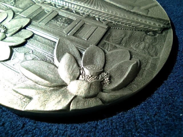 造幣局 国宝章牌 中尊寺の紹介（2014） | 金銀砂子・造幣局の金属工芸