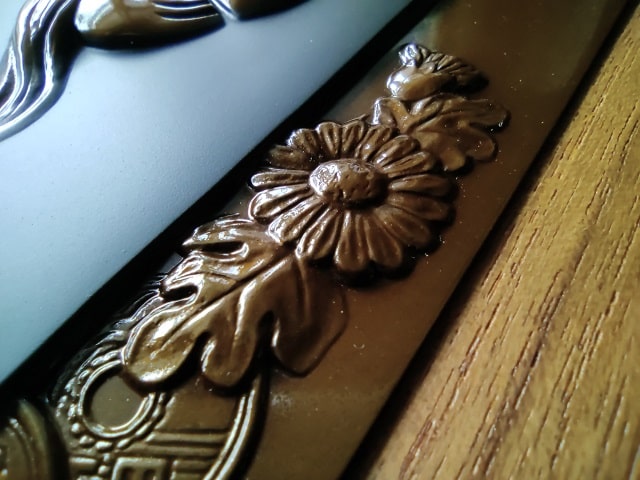 造幣局「翁面」電鋳板の紹介 | 金銀砂子・造幣局の金属工芸品の魅力