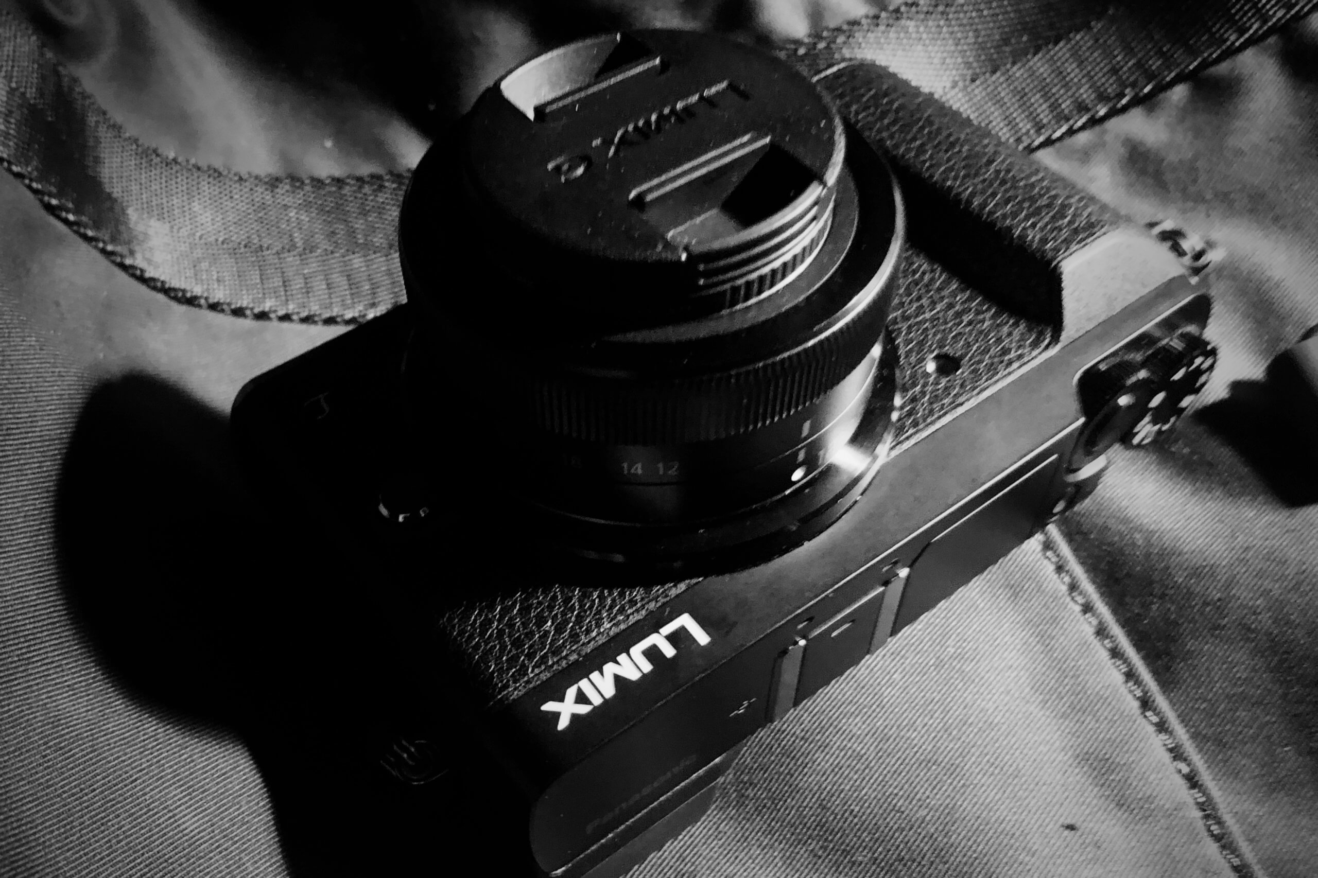 正直驚いた。いいじゃん、LUMIX GX7 MK2と極小キットズーム。｜記憶カメラ