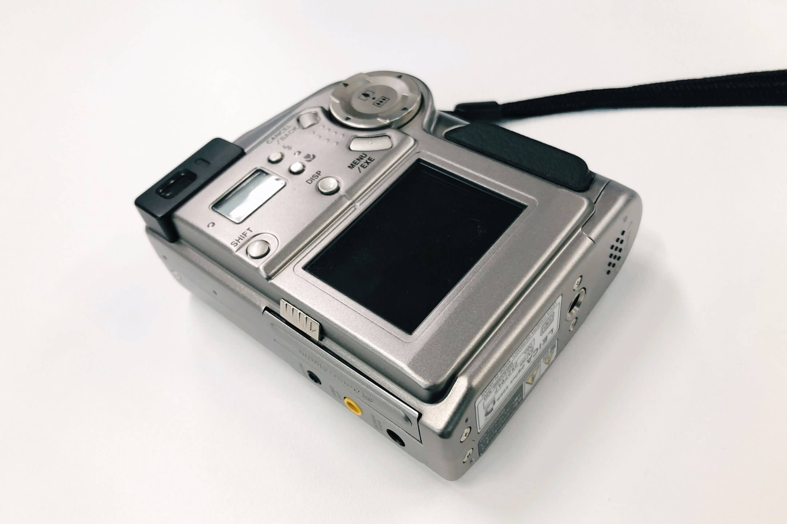 FUJI製 わずか150万画素のライカ、LEICA digilux zoom がやって来た