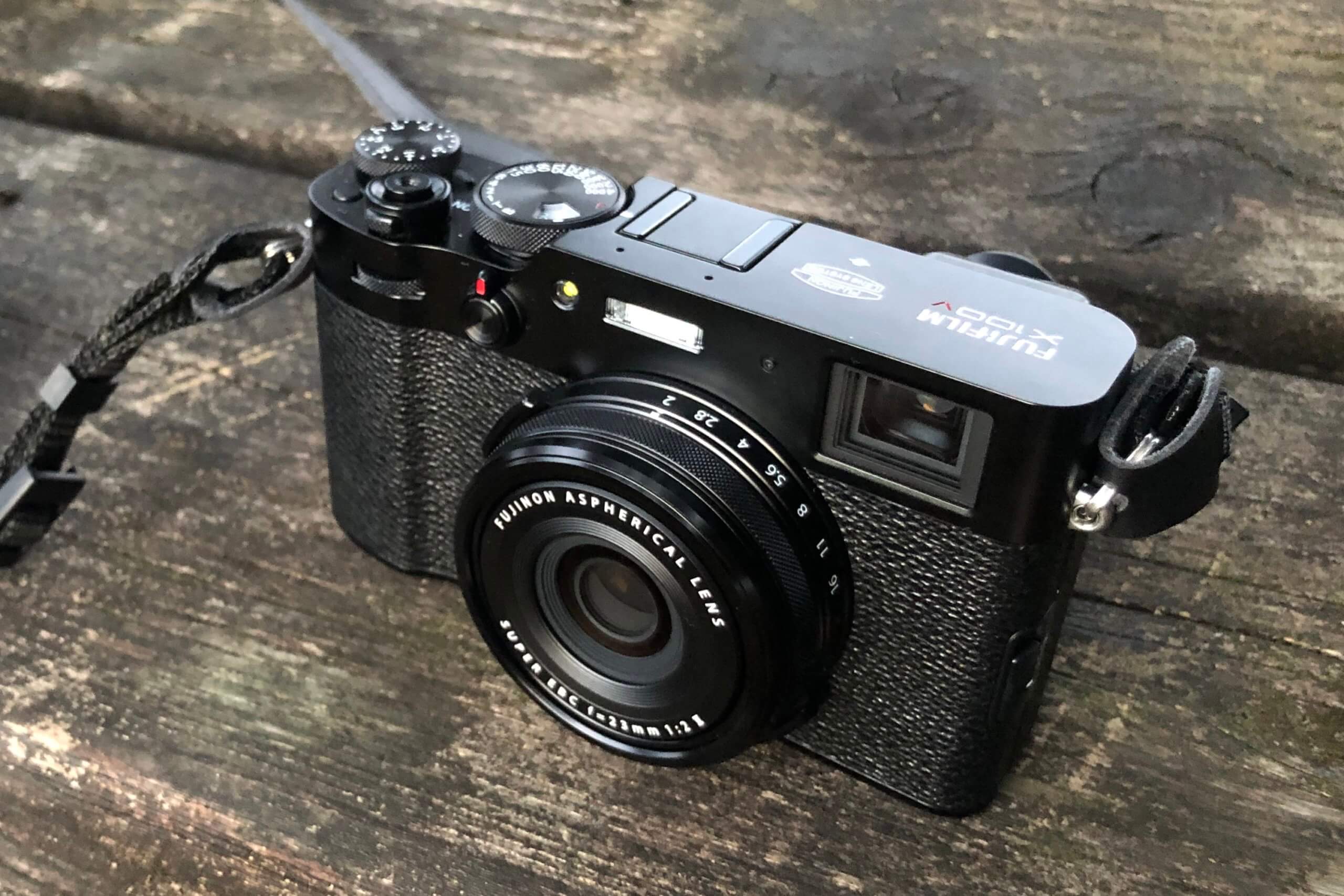 FUJIFILM X100Vのフード問題、僕はしばらく様子見のつもり。｜記憶カメラ