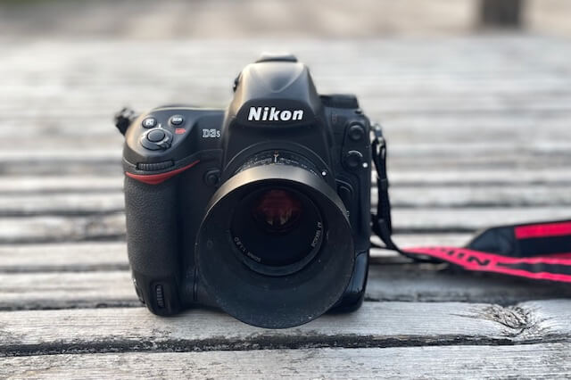 15年を経ても色褪せないNikonのフラッグシップ機。｜記憶カメラ