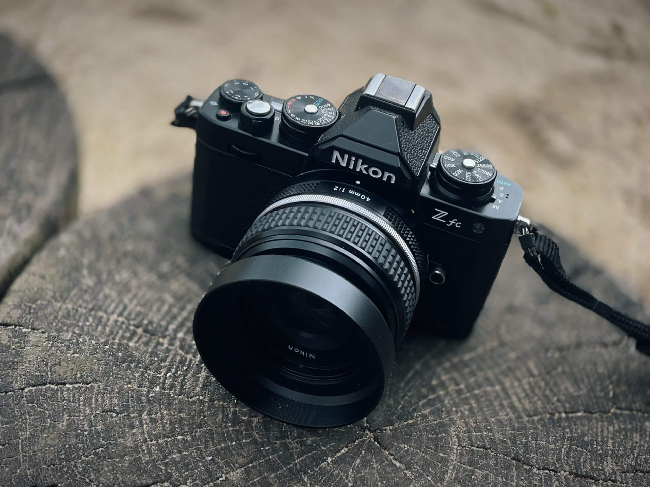 Nikkor Z 40mm f2は、Nikon Zfcに装着すると「より軽さ」が際だつ