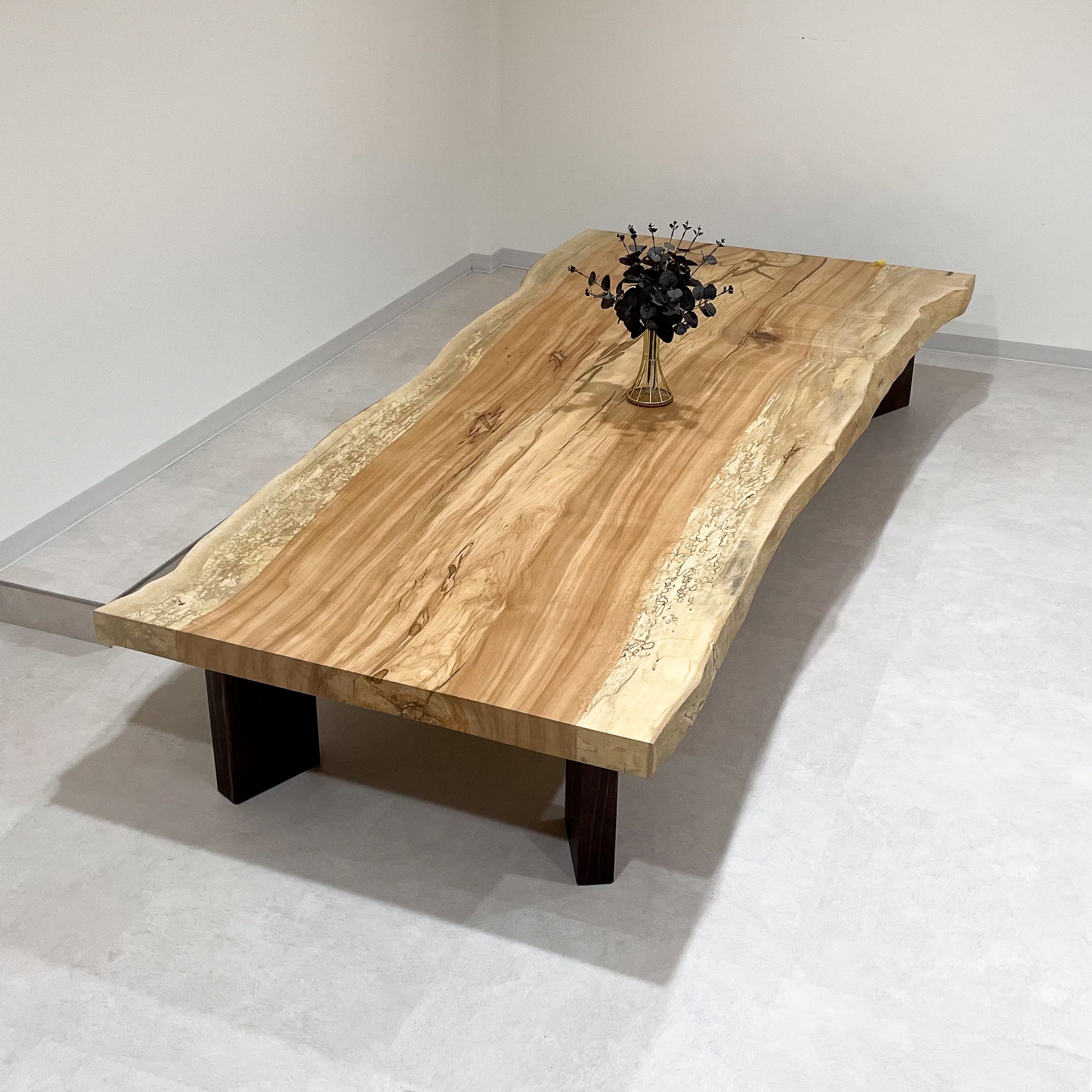 No.1890 栃一枚板 木洩れ日を映す長い机 – 【公式】鬼童銘木