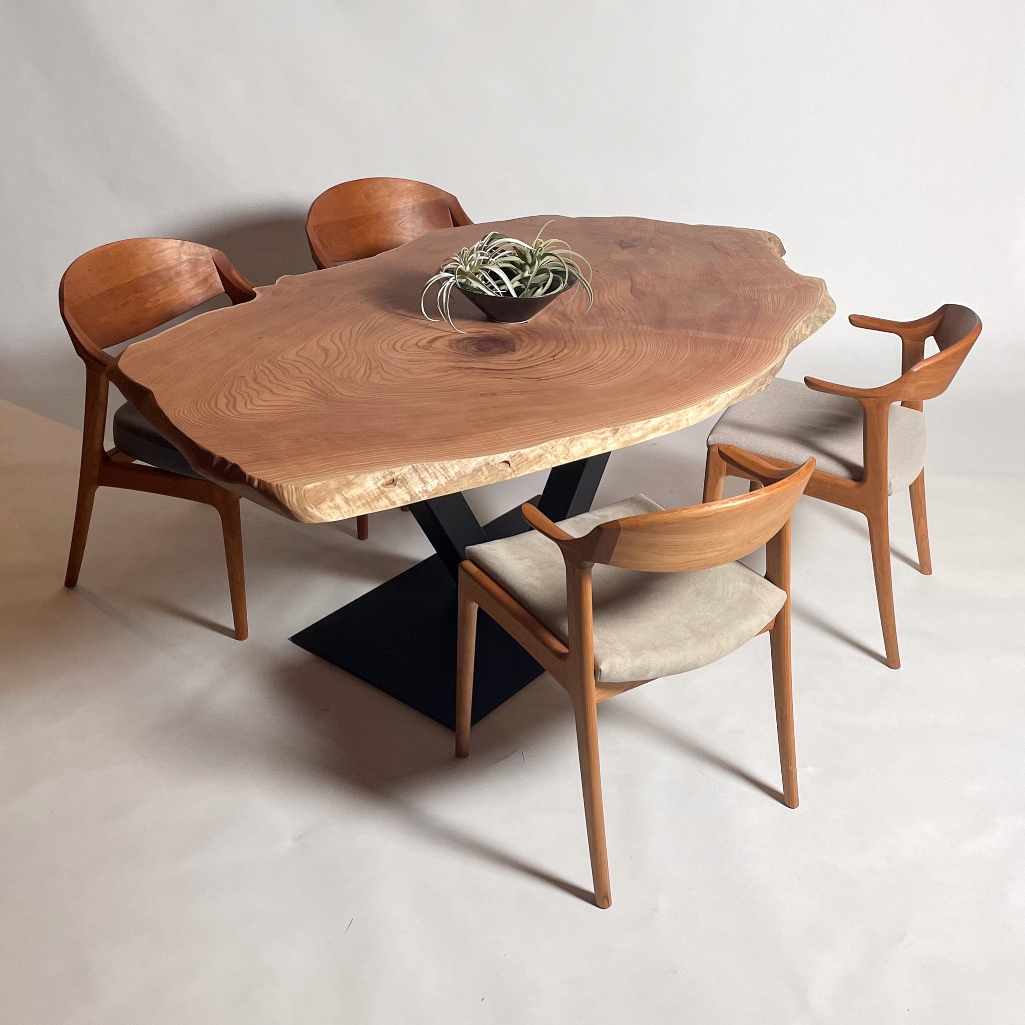 KIDOMEIMOKU センダン一枚板ダイニングテーブル｜180cm(4～6人掛け