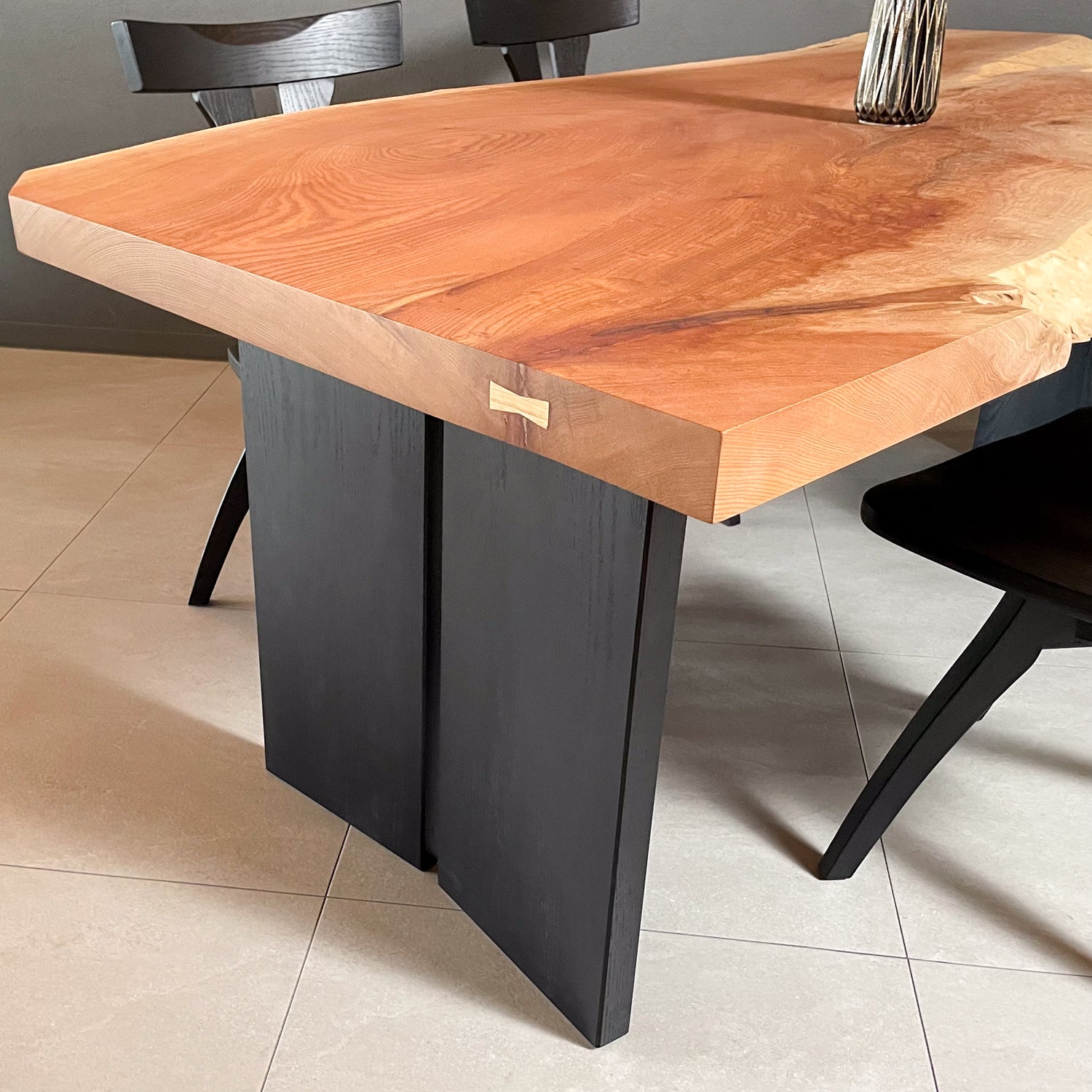 KIDOMEIMOKU 欅一枚板ダイニングテーブル｜200cm(6人掛け) – 【公式