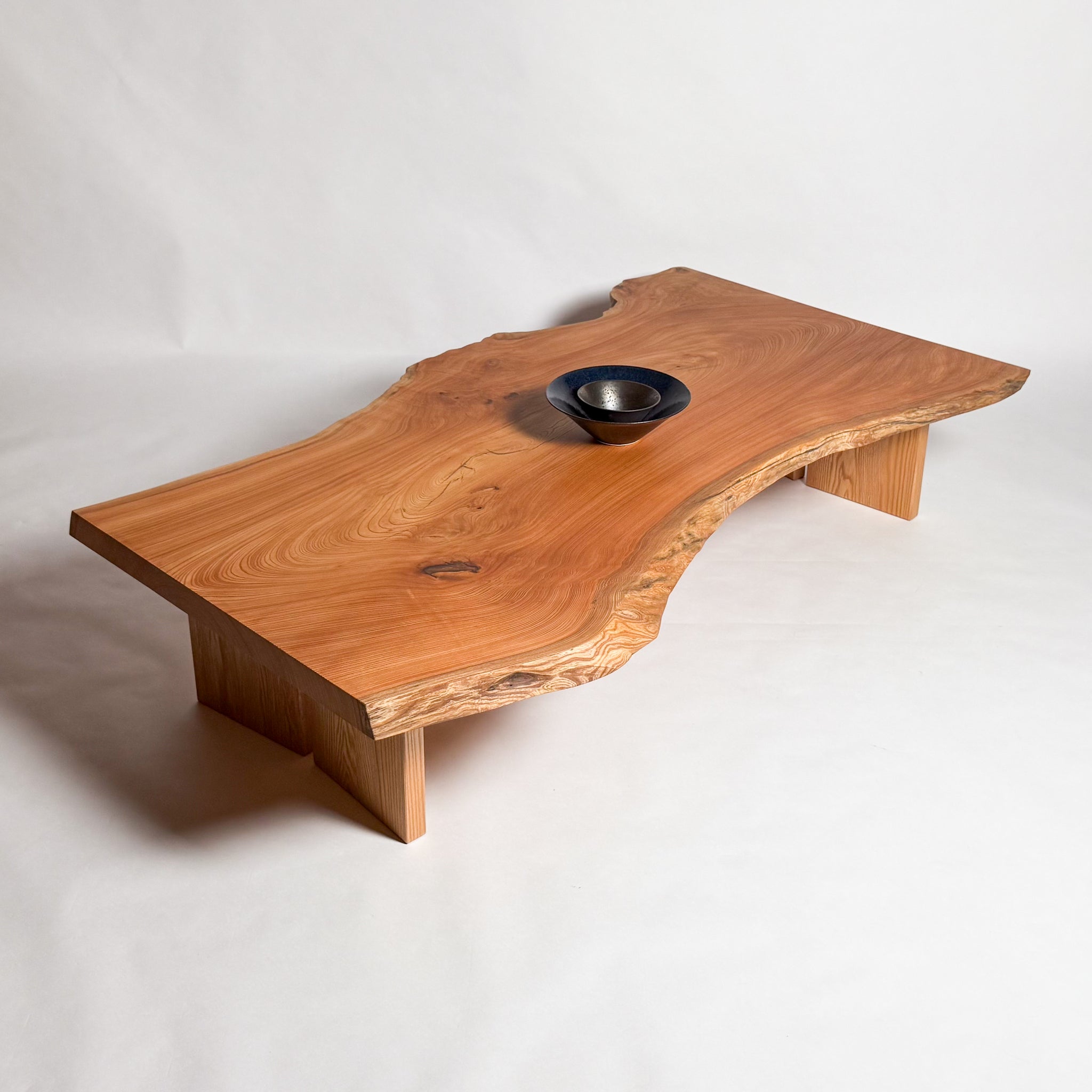 KIDOMEIMOKU 欅一枚板リビングテーブル｜180cm(4～6人掛け) – 【公式