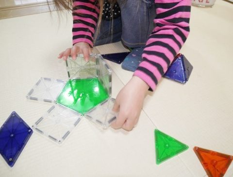 京大卒ママが教える、マグフォーマーとピタゴラスの違い！遊んだ感想を