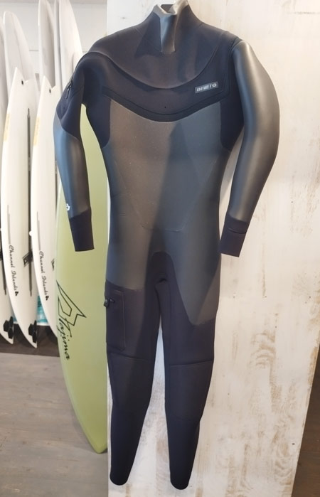 BEWETの最新セミドライは〜システムも生地も最先端〜(碇谷店長) | ご