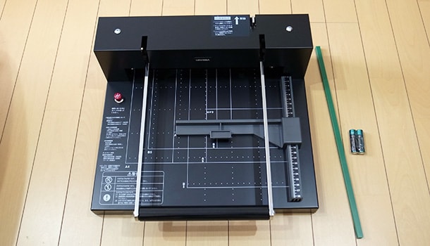ハンドルが折りたためる裁断機！ウチダ パーソナル裁断機 180AT-P を