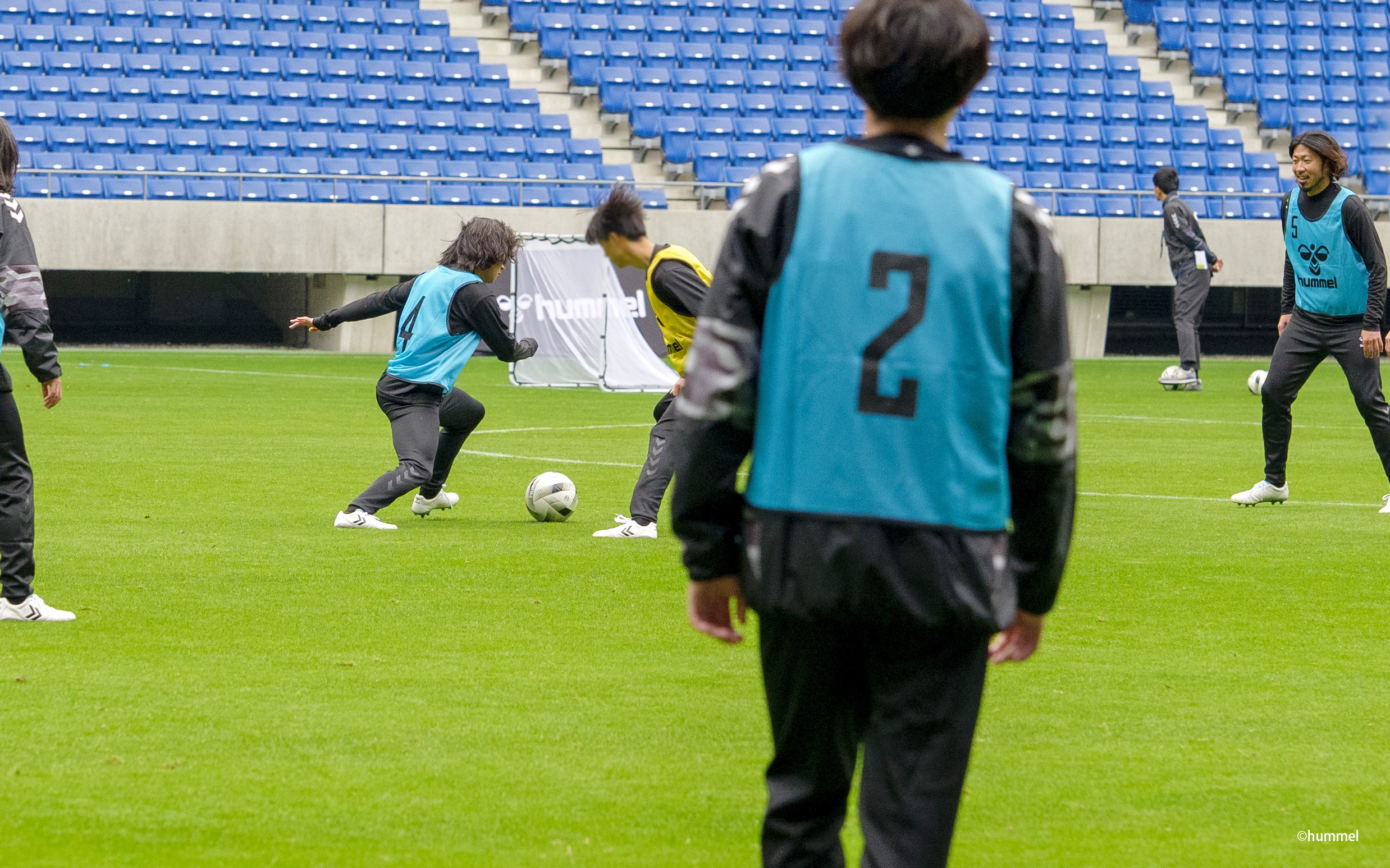 hummel 幅広サッカースパイクの最高峰を目指す「VORART3 （ヴォラート3