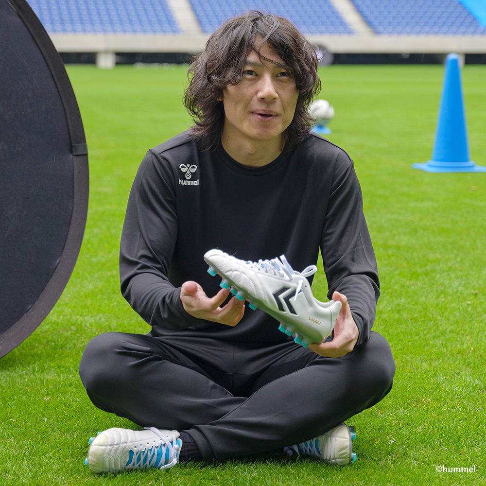 hummel 幅広サッカースパイクの最高峰を目指す「VORART3 （ヴォラート3