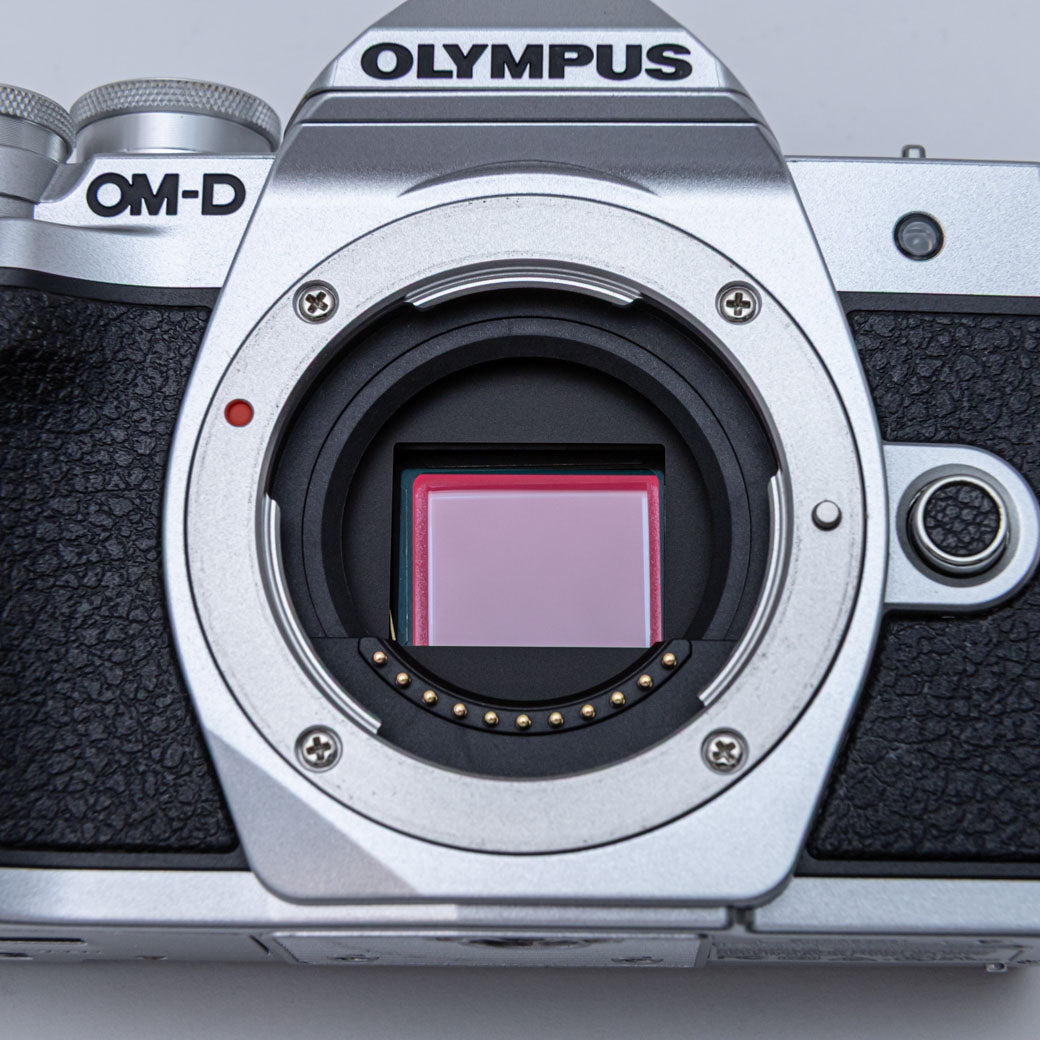 OLYMPUS OM-D E-M10 Mark III シルバー – ねりま中古カメラきつね堂