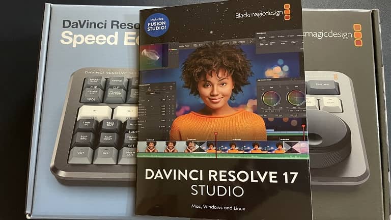 DaVinci Resolve Studio（ライセンス版）とSpeed Editorを箱から開封