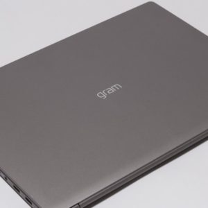 LG gram 17 (17Z990) レビュー：重さ1.3kg！ 驚きのモバイル17インチ