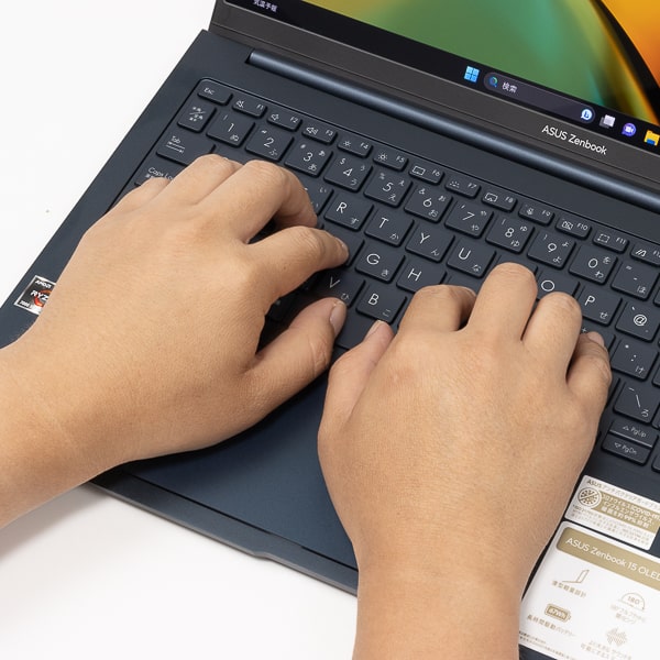 ASUS Zenbook 15 OLED UM3504DAレビュー：Ryzen 7 7735U＋OLEDの高性能
