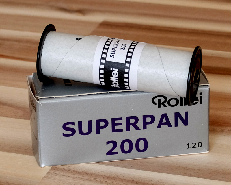 第192話 ローライ Rollei のモノクロフィルム SUPER PAN 200(120) の