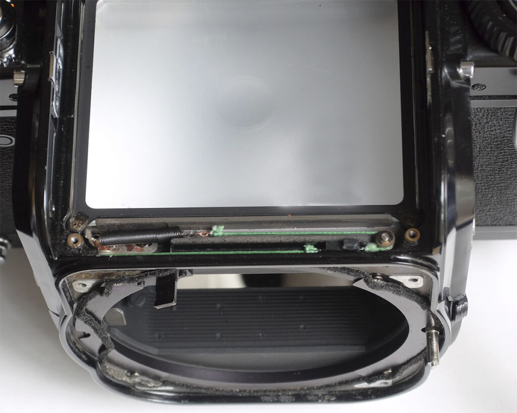 第122話 PENTAX67 ペンタックス67の露出計駆動用チェーンの修理 – こ