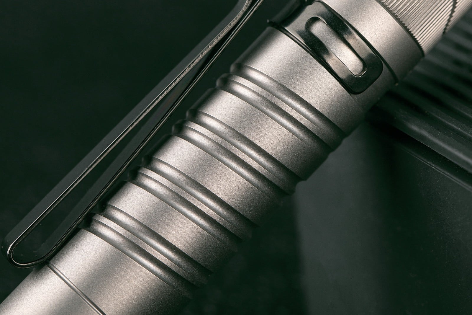 i5R EOS Titanium | Kodiak LED Lighting