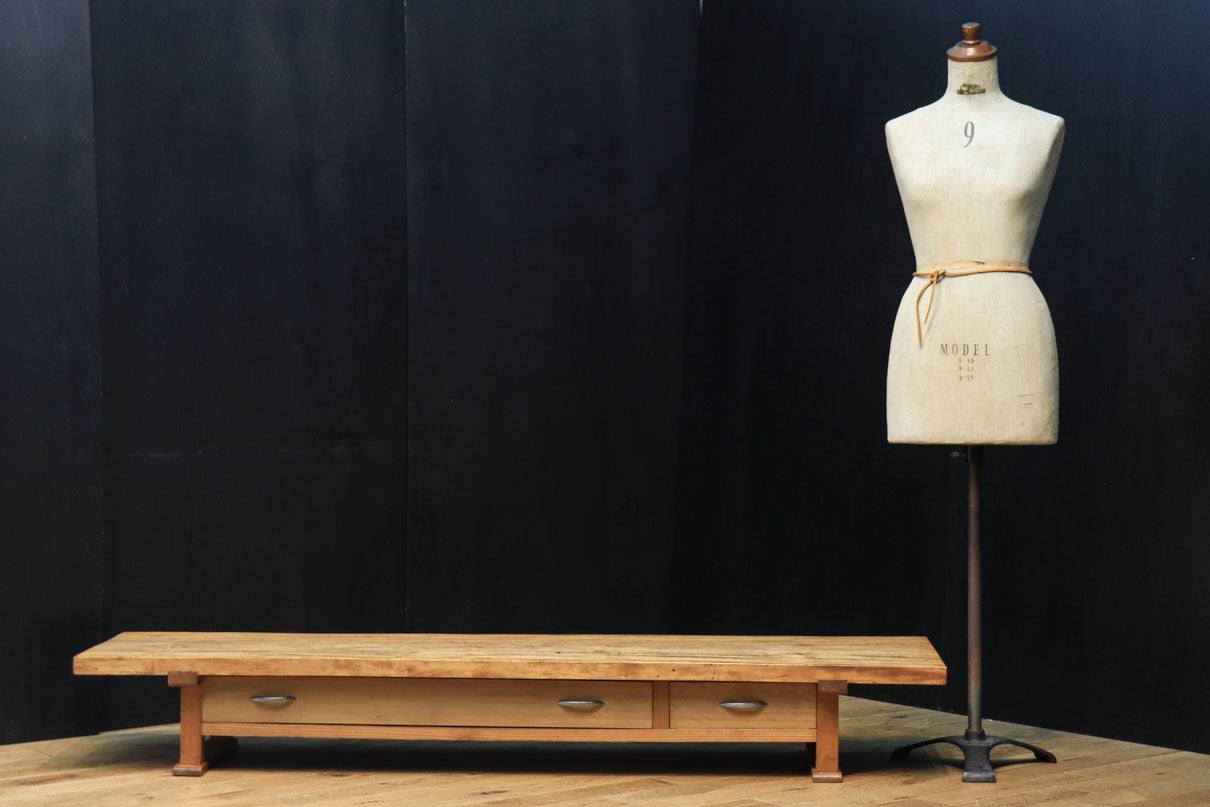 テレビ台に!! 一枚板を使用した頑丈な木地色の裁ち台 BB2241 – 古福庵