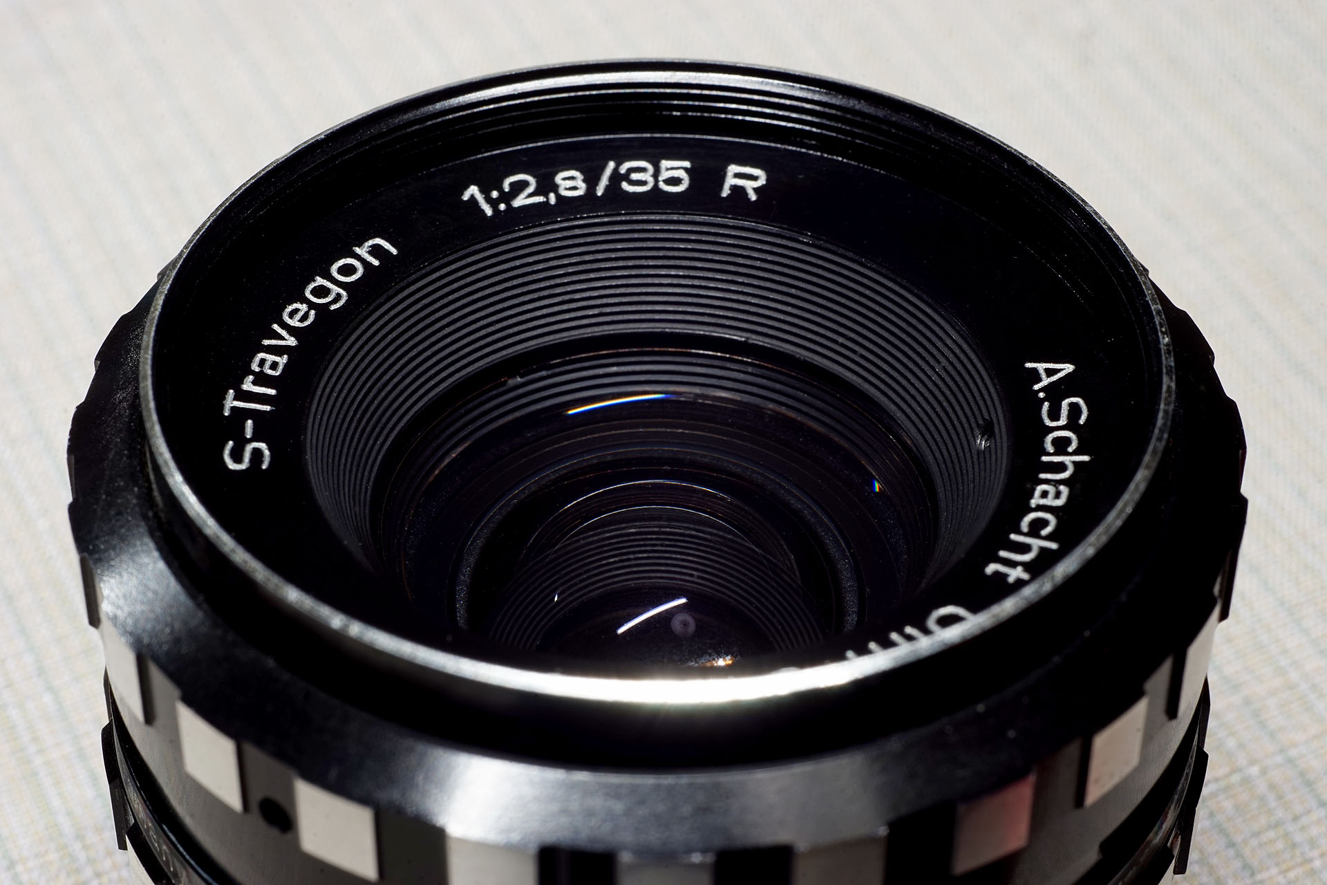 ベルテレが設計したレンズ？ ／ Sトラベゴン S-Travegon 35mm f2.8 R