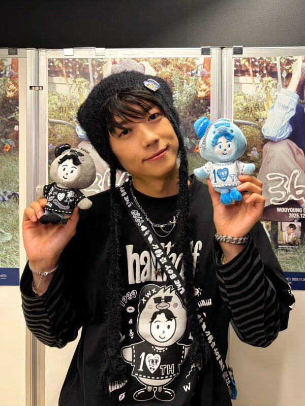 2PM」ウヨン、東京公演終了…グッズを持って嬉しそう | K-POP、韓国