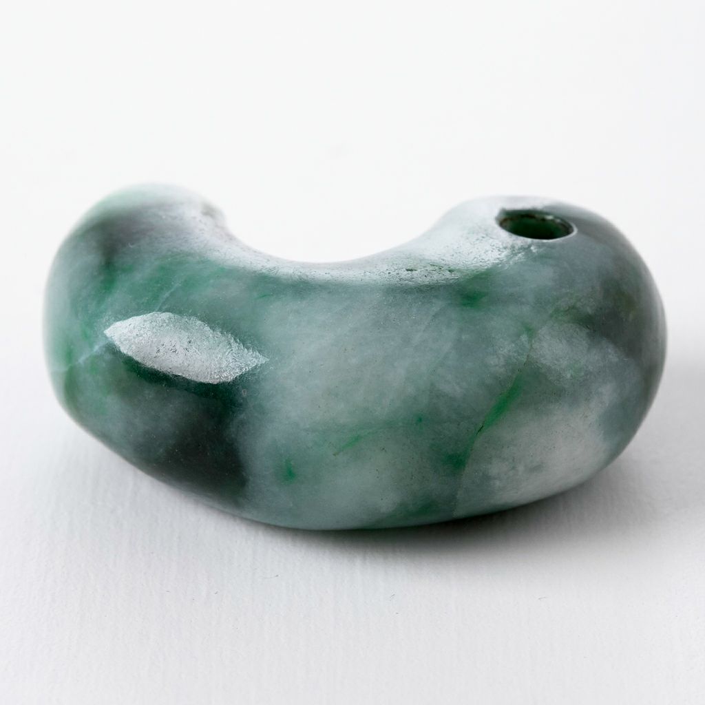 プレミアム・濃緑色・艶美麗】（プレミアム濃緑色ヒスイ）糸魚川天然