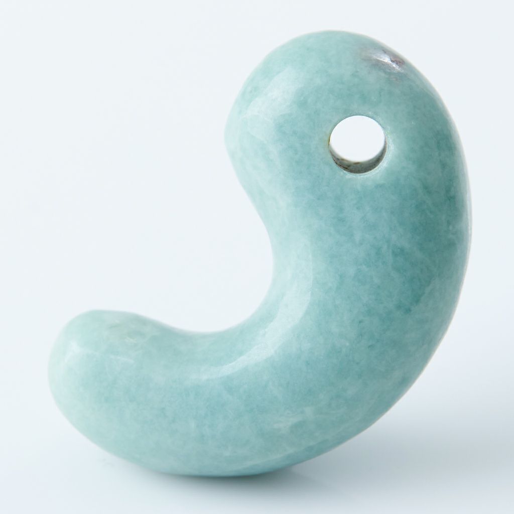 青緑色・艶良し】（高品質濃緑色ヒスイ）糸魚川天然翡翠勾玉 | 糸魚川