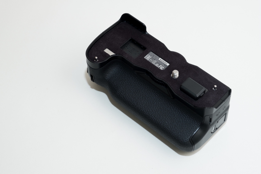 レビュー】X-H1専用縦位置パワーブースターグリップ VPB-XH1のサイズ感