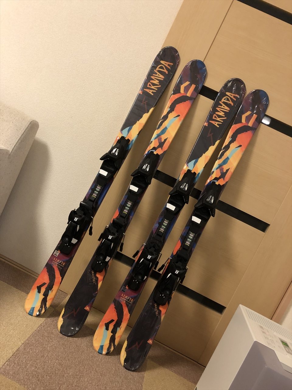 ARMADA 2019 BANTAM 双子のスキー板購入 | スキーときどきバイク