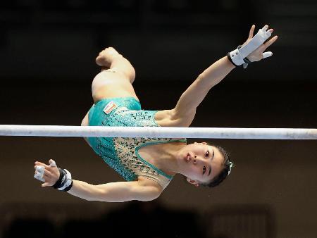 17歳岸が初優勝、杉原は2位 宮田7位、全日本体操女子（共同通信