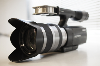 レンズ交換式のビデオカメラ「NEX-VG10」がソニースタイルで先行予約