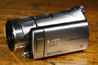 スタンダードスタイルのメモリースティックハンディカム「HDR-CX12