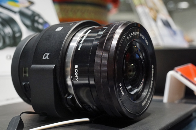 ソニーストア大阪で、レンズスタイルカメラ「ILCE-QX1」をいじってみた