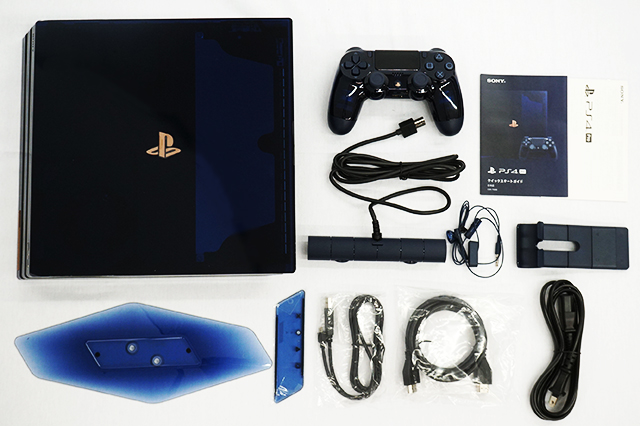 濃紺色のスケルトンデザインの｢PlayStation®4 Pro 500 Million Limited