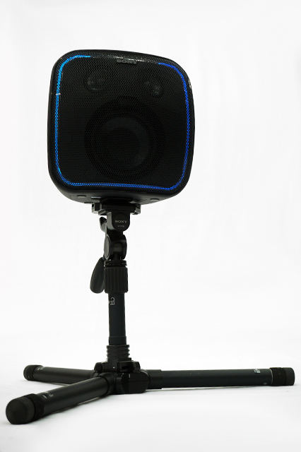 重低音と光が眩しいパリピスピーカーに、Googleアシスタントという強烈