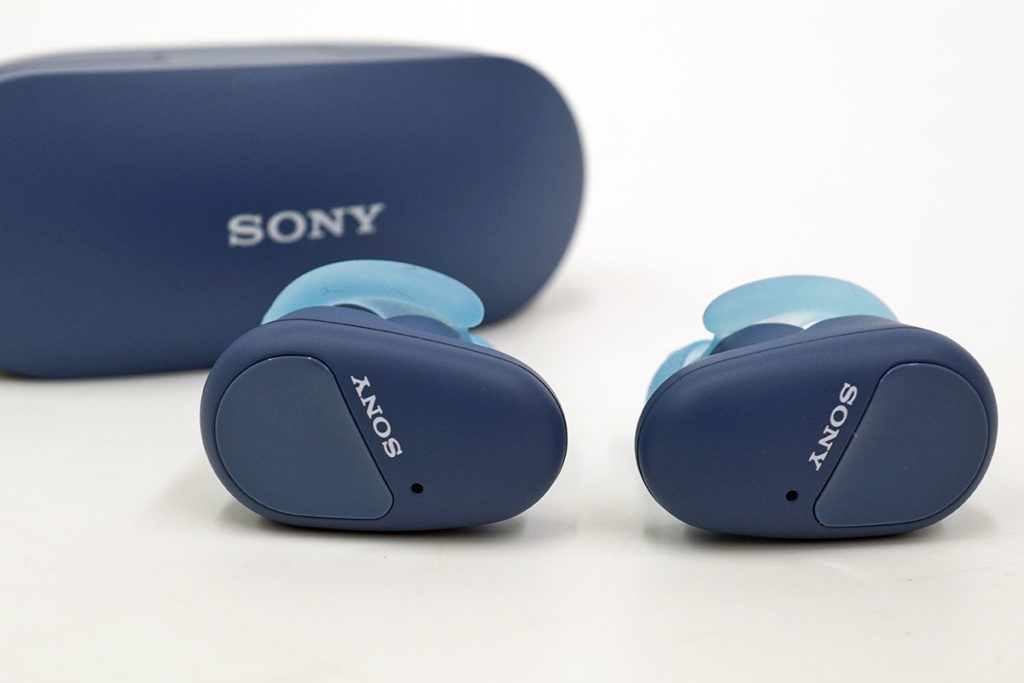 完全ワイヤレスヘッドセットに、ノイズキャンセリング機能と防水防塵