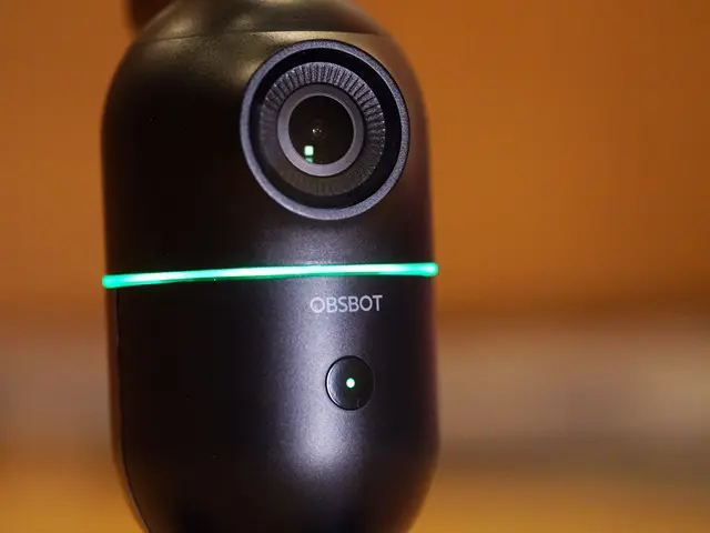 OBSBOT Meレビュー｜自動追跡してくれるスマホスタンド！使い方が