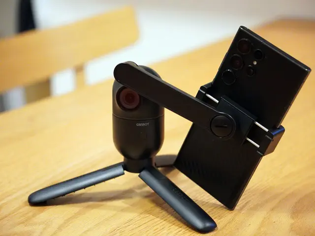 OBSBOT Meレビュー｜自動追跡してくれるスマホスタンド！使い方が