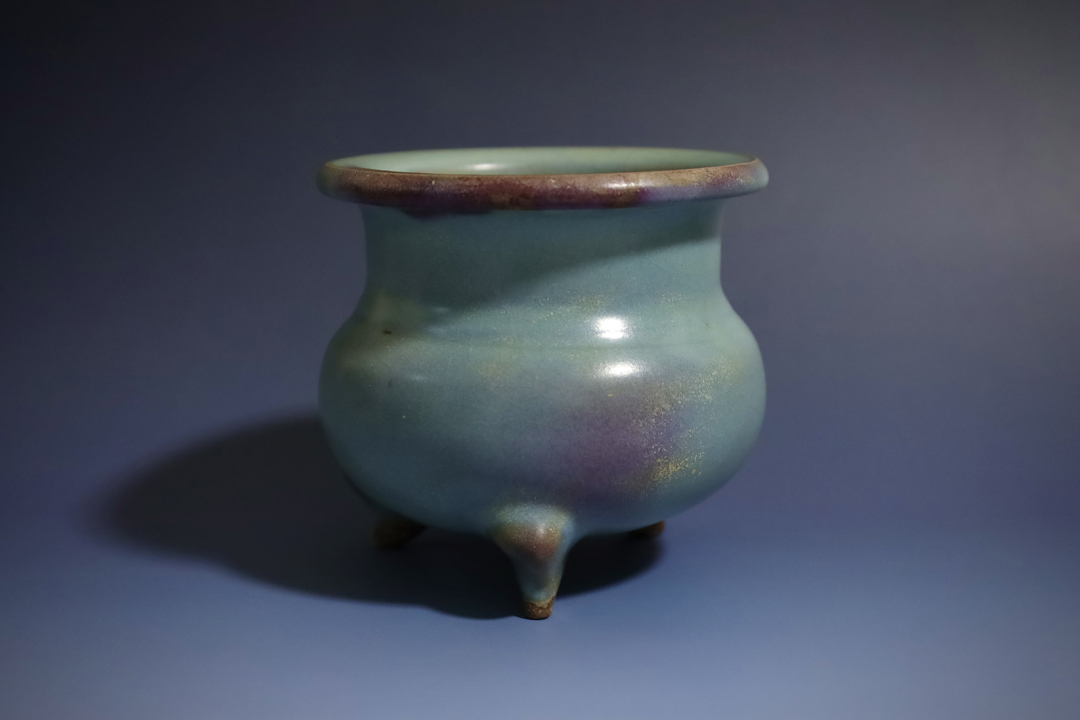 鈞窯澱青釉紫斑鬲香炉 ｜九間堂・京都二条・コレクション（販売