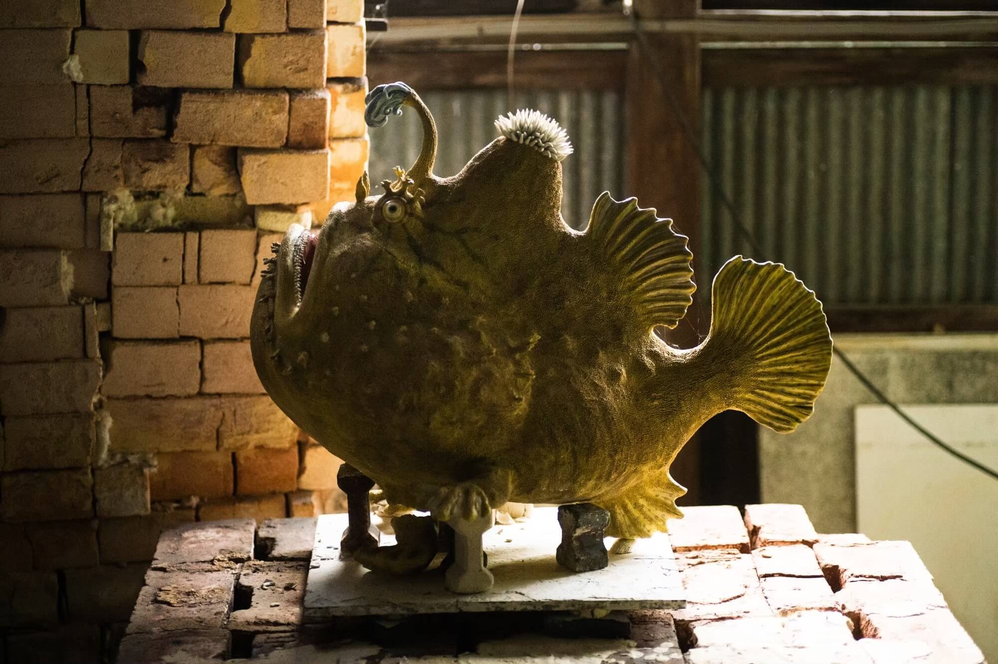 鉱物か?陶器か分かりません。 鉱物か?陶器か分かりません。