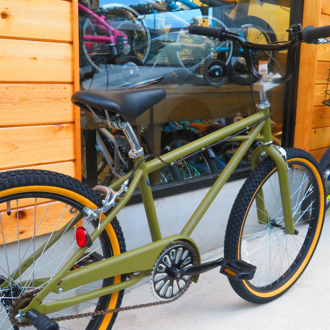 お気楽な街乗自転車【24インチ型BMXクルーザー】お手頃な価格も魅力