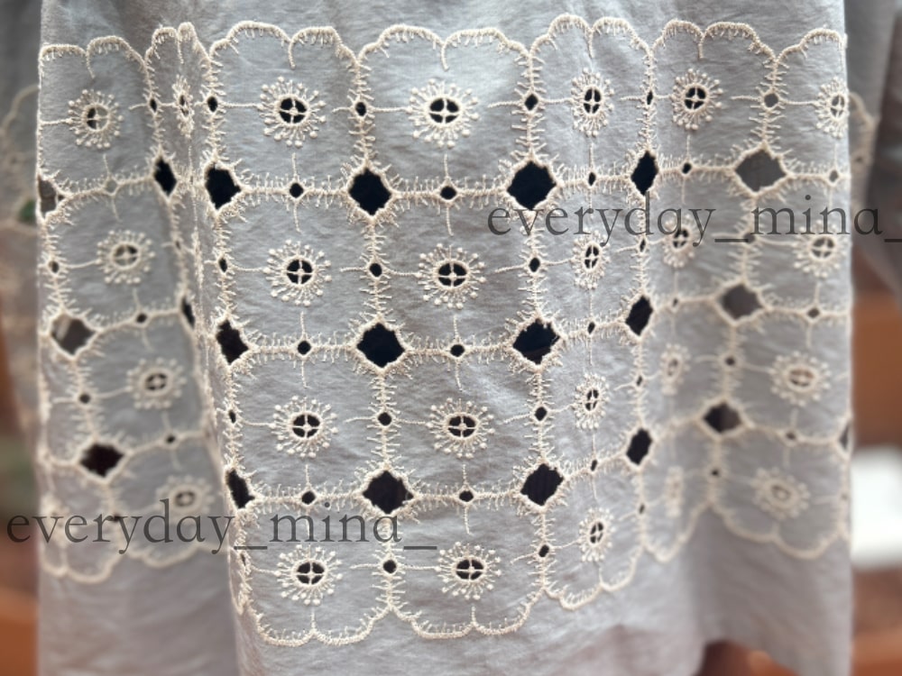 ミナ ペルホネン「anemone」のブラウス。時を越えて愛でたい、刺繍の