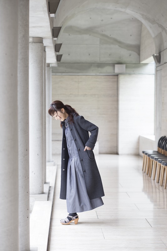 Manna（マンナ）」のニットコートは内田彩仍さんの定番！ | 暮らしと