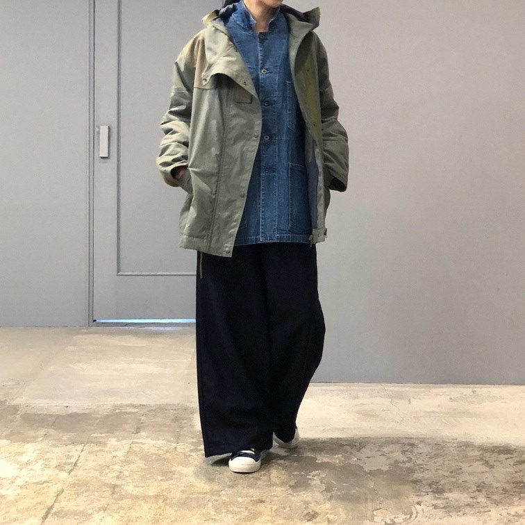 フランス軍のアノラックをベースにデザインされた「チマラ」らしい